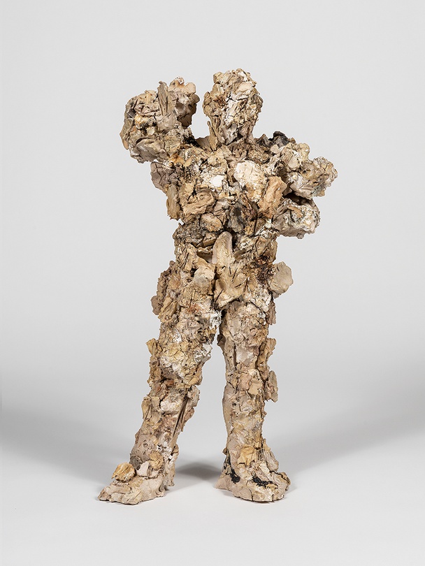 윤정의, 무제, 2022, 도자기, 소성한 유화 물감, 57x30x16cm, photo by. CJYART STUDIO(조준용)