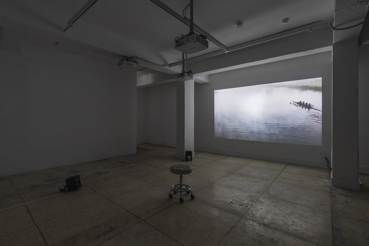 최희정, 〈오랜만에 내 그림자를 보았다〉, 2024, five-channel video(color), six-channel audio, 20 mins. 전시이미지 촬영: CJY ART STUDIO.   사운드: 정의석 / 영상기술: 구종회  / 설치: 멀티텍