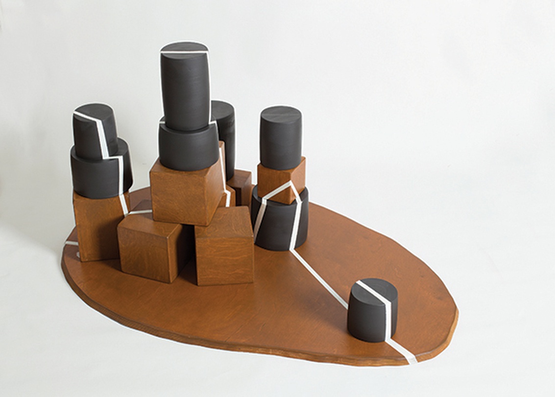 조해연, eleventh line, ceramic and wood, H80xW120 cm 2018