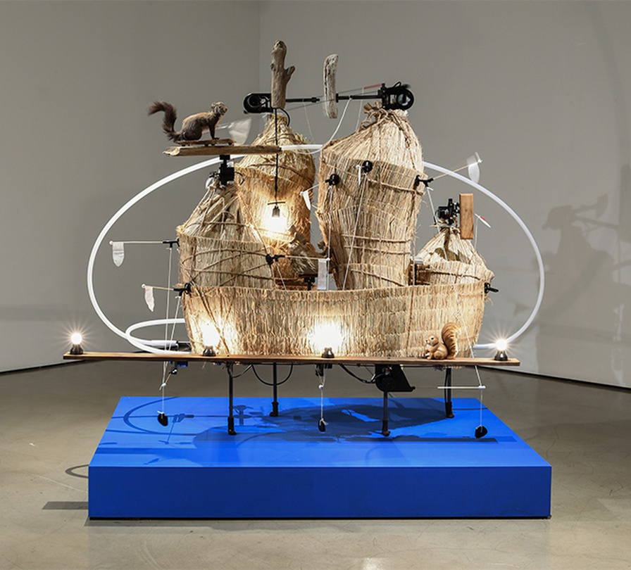 양정욱 등산에서 2019 혼합재료 170(h) x 220 x 135cm