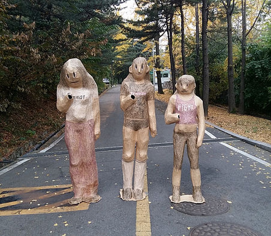 신민_<demo_혼합재료_160×63×35cm, 176×70×54cm, 180×70×54cm_2017