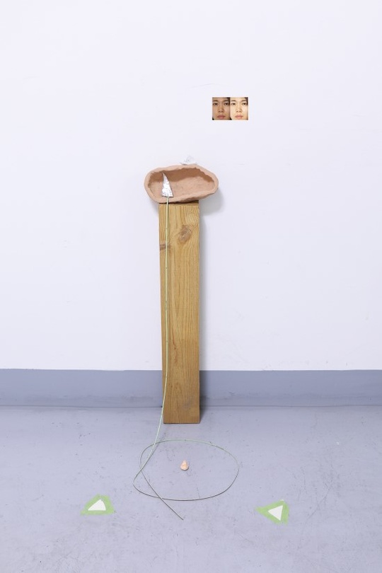 페이수안왕 Pei-Hsuan WANG, Sketch:: Fathers(in progress), Dimension variable, Digital print, found ceramic, paper clay, seashell, wood, insulation mat, 201