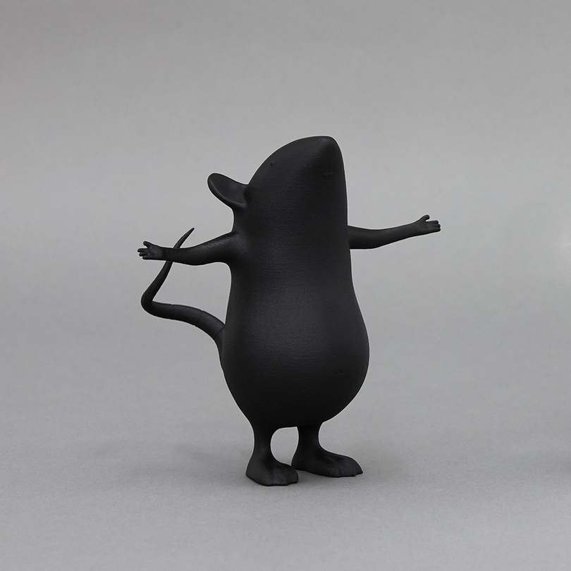 오승열, 〈Pou Sto〉, 2020. 나일론에 에폭시 페인트, 110 x 150 x 140(h) mm.