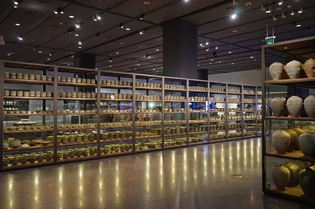 신안해저선에서 찾아낸 것들 DISCOVERIES FROM THE SINAN SHIPWRECK