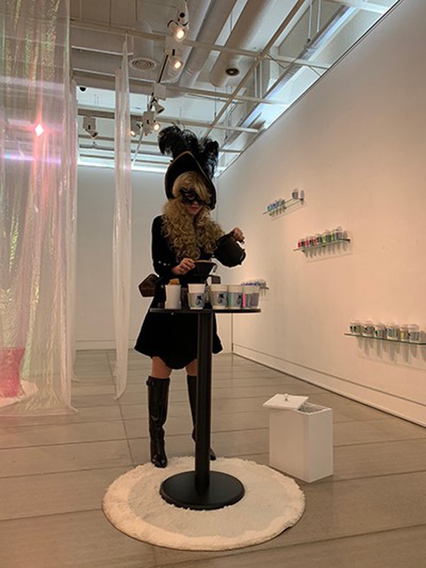 CAFÉ 05210526 _퍼포먼스 & 설치_가변크기_혼합 재료_2019 (CAFÉ DOS로 변형될 예정)