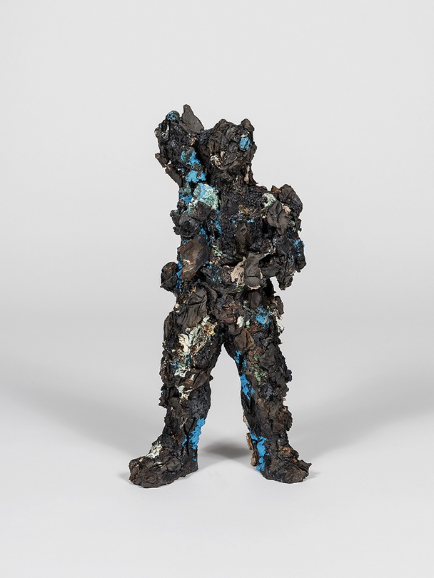 윤정의, 무제, 2022, 도자기, 소성한 유화 물감, 39x19x13cm, photo by. CJYART STUDIO(조준용)