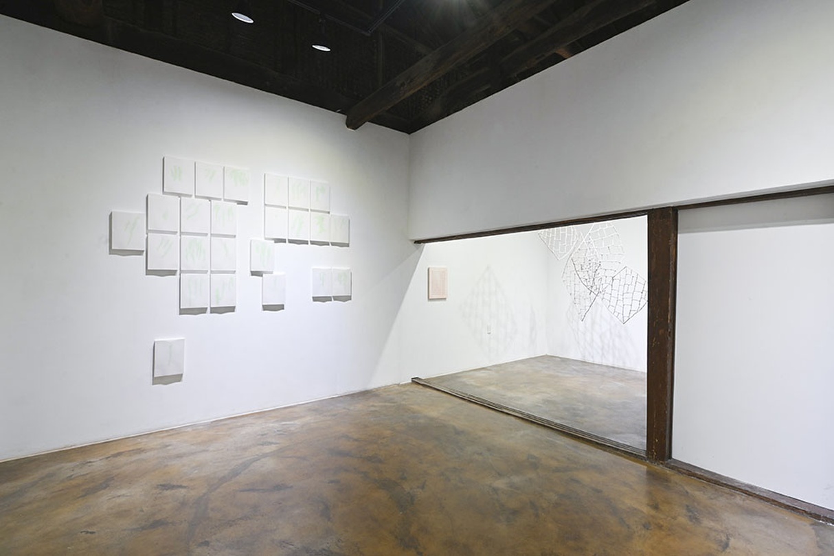 전시전경, 공간독립