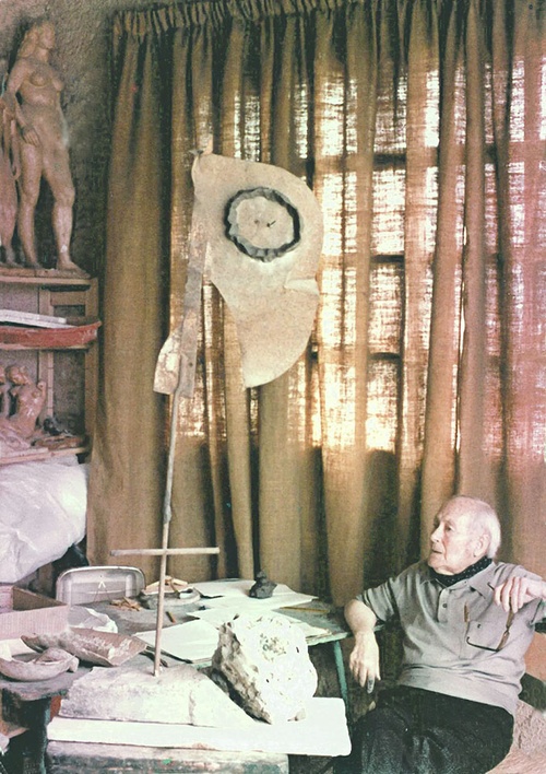 호안 미로: 조각의 언어