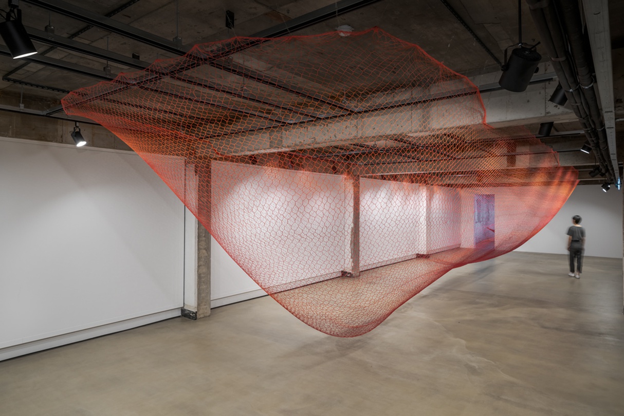 …where…_실_1600x450x250cm_2020 ⓒThe Artist. All rights reserved.