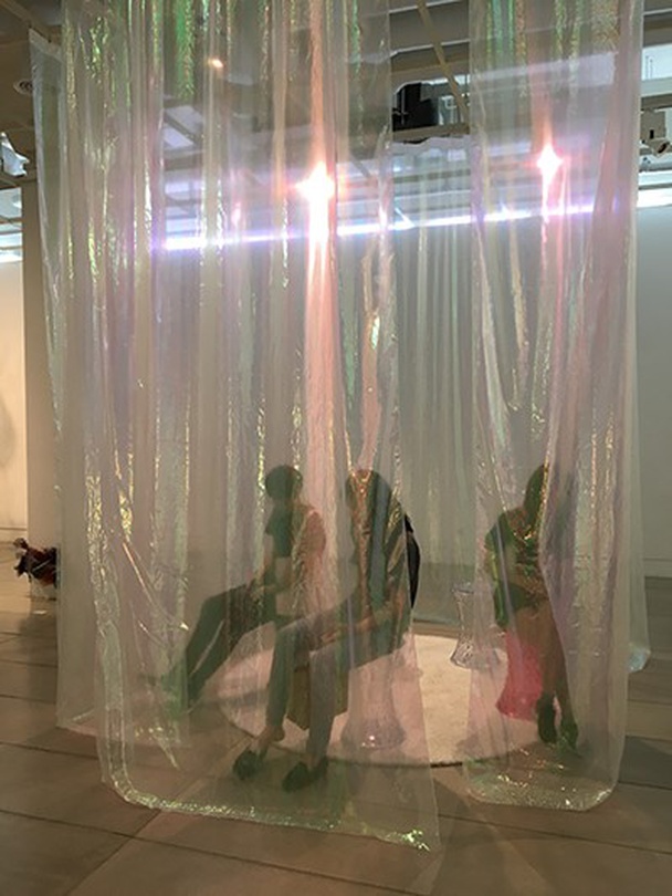 CAFÉ 05210526 _퍼포먼스 & 설치_가변크기_혼합 재료_2019 (CAFÉ DOS로 변형될 예정)